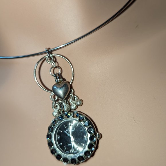 Vintage and Retro Pendant Watch with a Lovely Heart Necklace Steel silver Metal - Picture 3 of 8